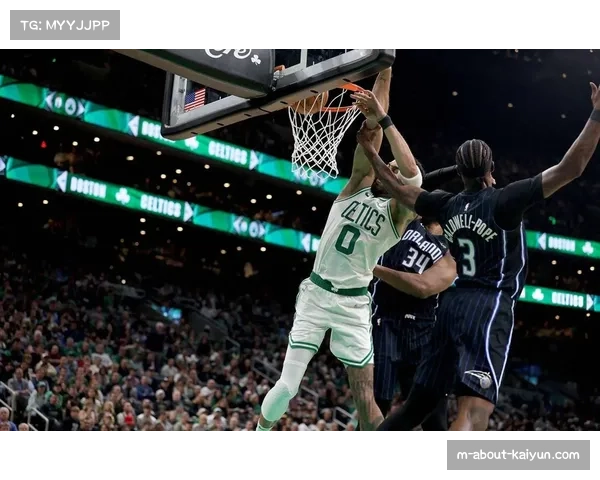 凯尔特人防守效率持续稳健 团队轮转构筑外线屏障