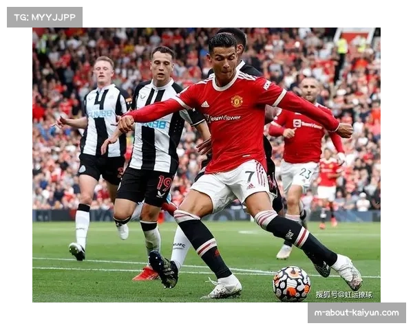 埃弗顿主场一比一战平曼联 太妃糖在保级压力下展现顽强防守能力